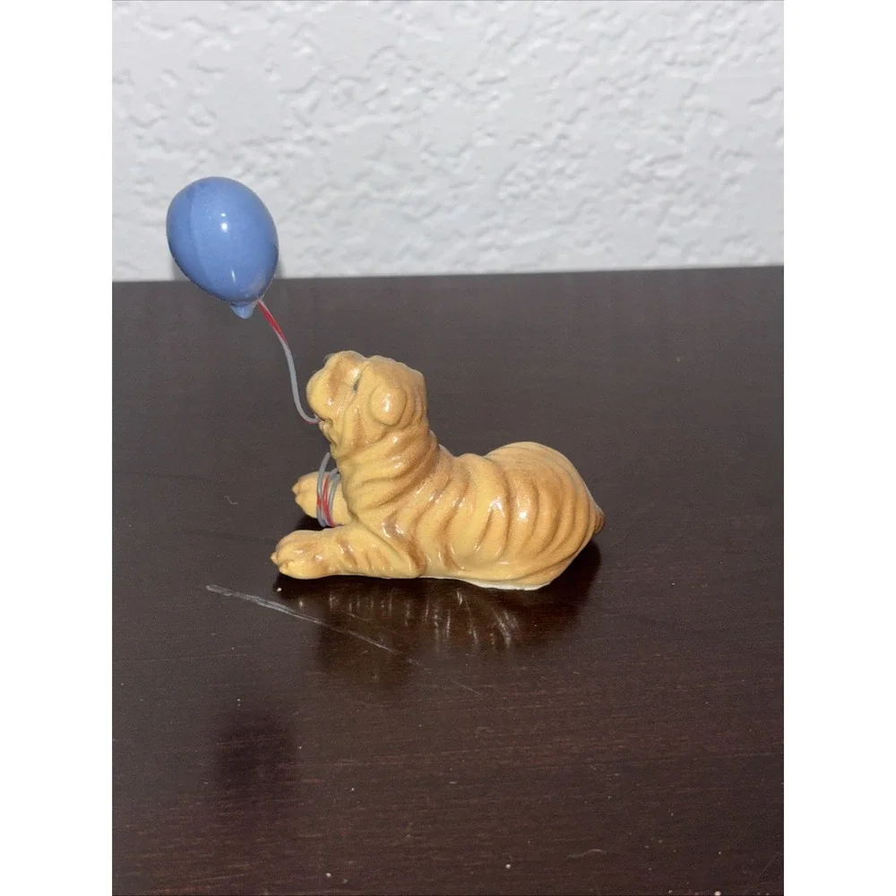 Retired Hagen-Renaker 1986 Miniature Tan Shar Pei Dog w/blue balloon- see detail